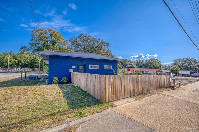 5770 Stewart St, Milton, FL 32570