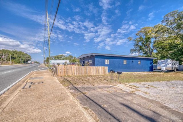 5770 Stewart St, Milton, FL 32570