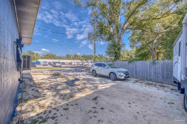 5770 Stewart St, Milton, FL 32570