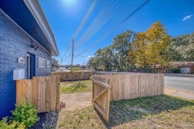 5770 Stewart St, Milton, FL 32570