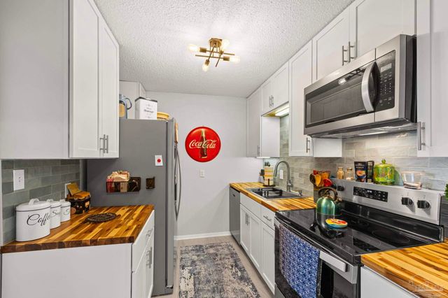 5770 Stewart St, Milton, FL 32570