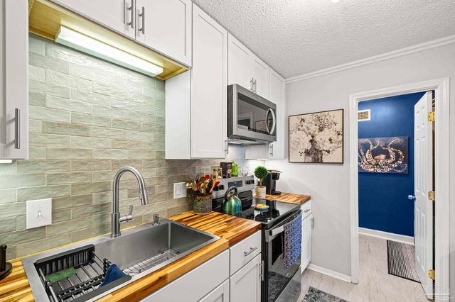 5770 Stewart St, Milton, FL 32570