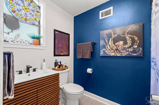 5770 Stewart St, Milton, FL 32570