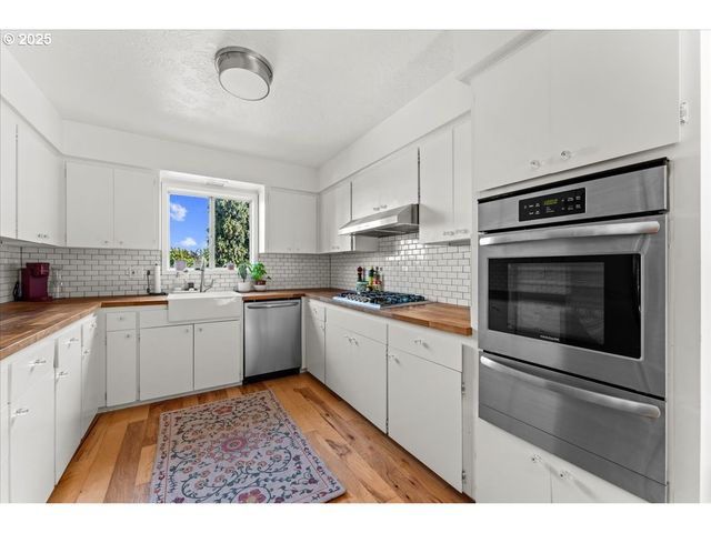 22754 Sw Highland Dr, Sherwood, OR 97140