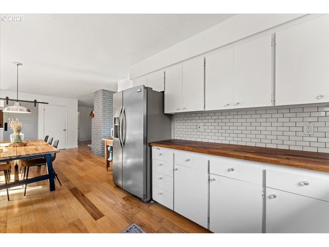 22754 Sw Highland Dr, Sherwood, OR 97140