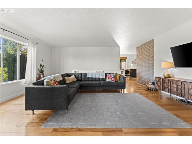 22754 Sw Highland Dr, Sherwood, OR 97140