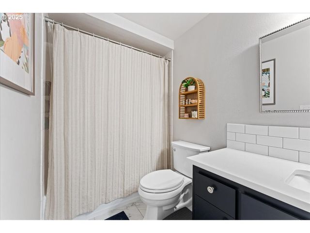 22754 Sw Highland Dr, Sherwood, OR 97140