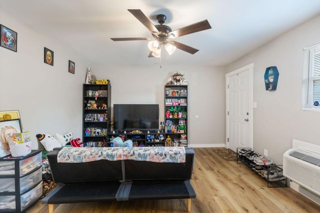 555 Wildwood Avenue SE, Cleveland, TN 37311