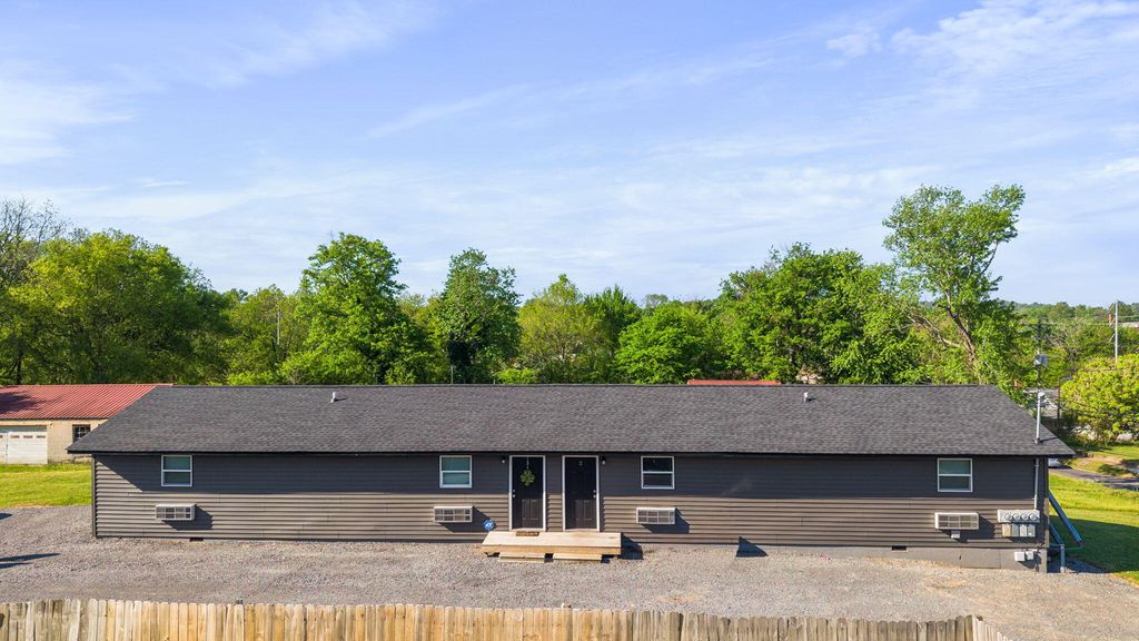 555 Wildwood Avenue SE, Cleveland, TN 37311