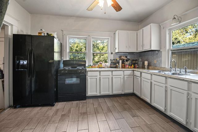 217 N Volutsia Ave, Wichita, KS 67214