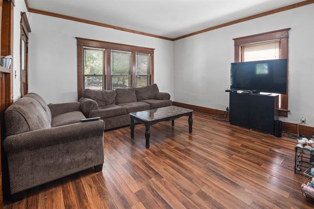 217 N Volutsia Ave, Wichita, KS 67214