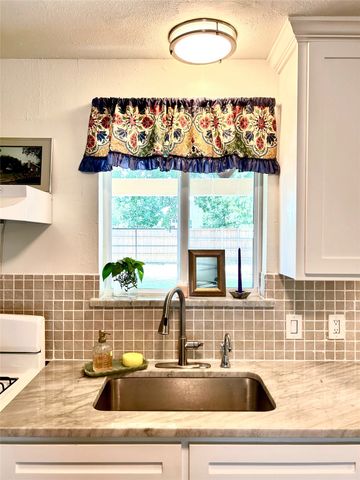 733 Morris Drive, Garland, TX 75040