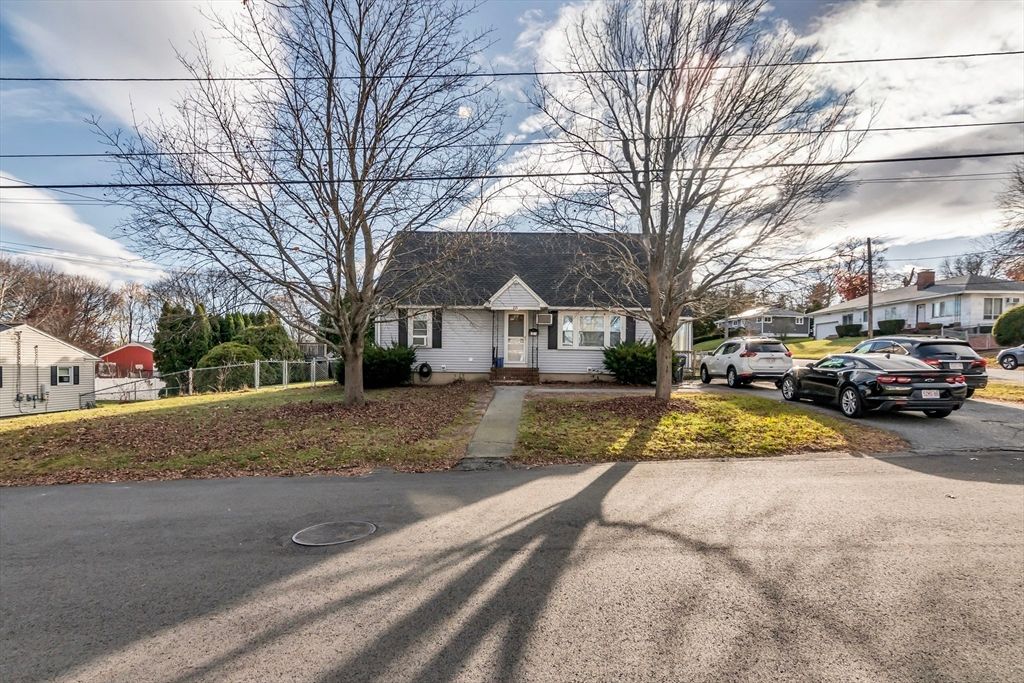 65 Clayton Ave, Methuen, MA 01844