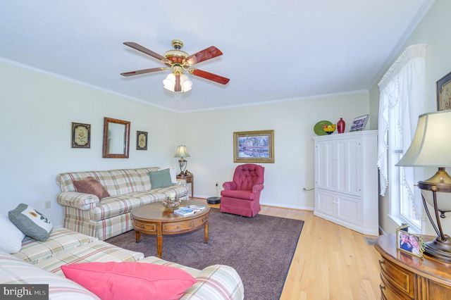 655 ASHTON DR, Falling Waters, WV 25419