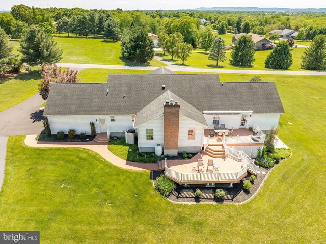 655 ASHTON DR, Falling Waters, WV 25419