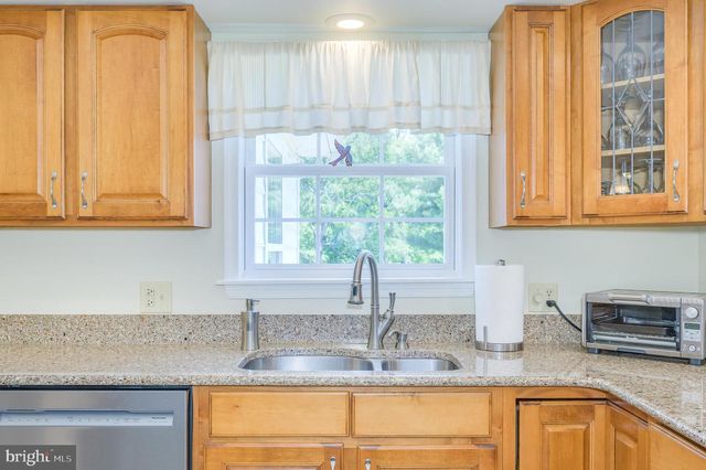 655 ASHTON DR, Falling Waters, WV 25419