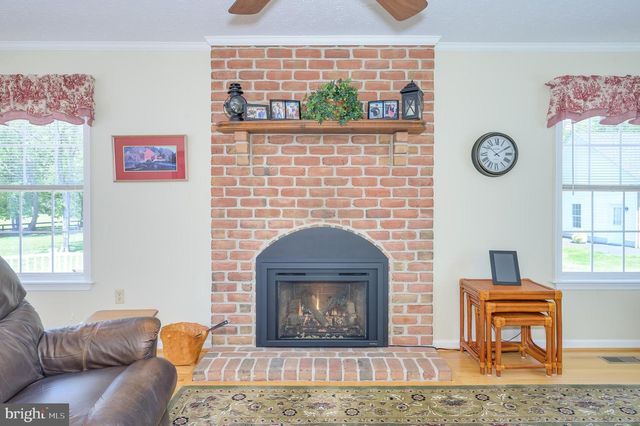 655 ASHTON DR, Falling Waters, WV 25419
