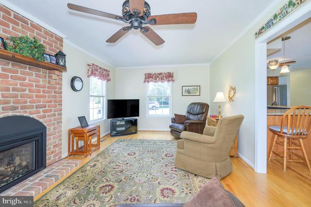 655 ASHTON DR, Falling Waters, WV 25419