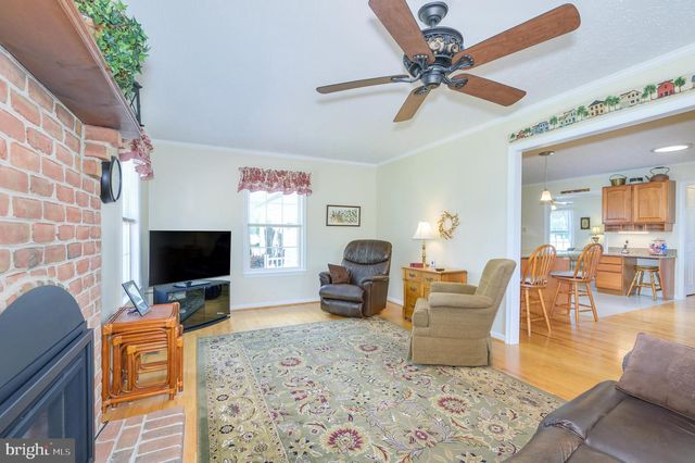 655 ASHTON DR, Falling Waters, WV 25419