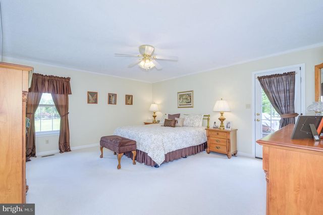 655 ASHTON DR, Falling Waters, WV 25419