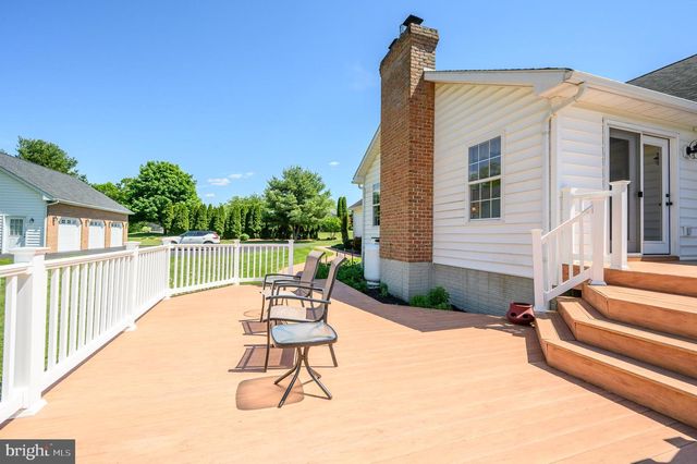 655 ASHTON DR, Falling Waters, WV 25419