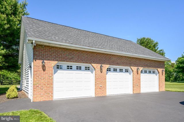 655 ASHTON DR, Falling Waters, WV 25419