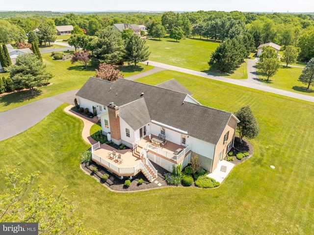655 ASHTON DR, Falling Waters, WV 25419