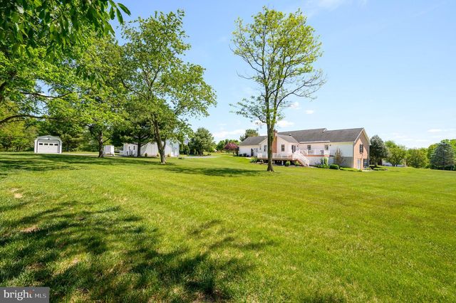 655 ASHTON DR, Falling Waters, WV 25419