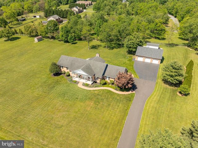 655 ASHTON DR, Falling Waters, WV 25419