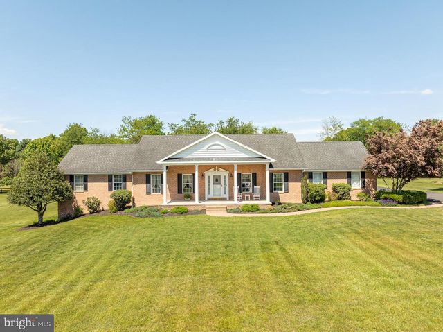 655 ASHTON DR, Falling Waters, WV 25419