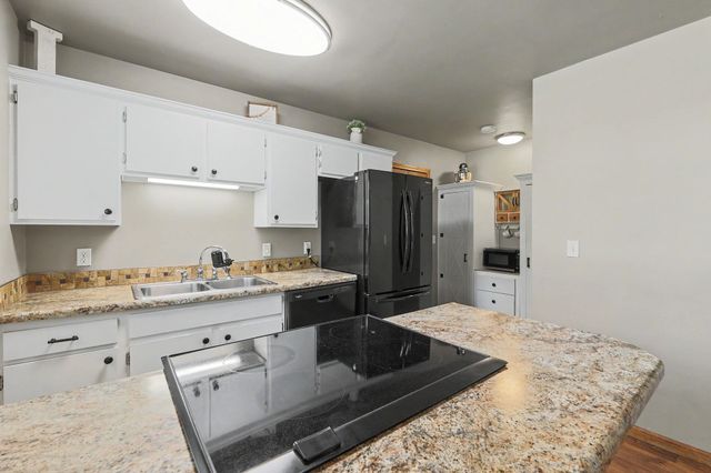 416 N Dexter, Valley Center, KS 67147