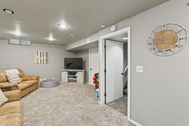 416 N Dexter, Valley Center, KS 67147