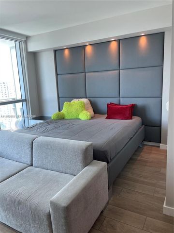 1100 S Miami Ave 2105, Miami, FL 33130