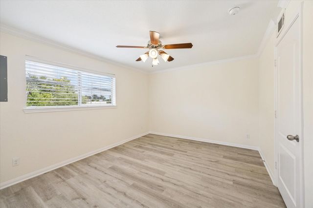 300 Pecore Street 29, Houston, TX 77009