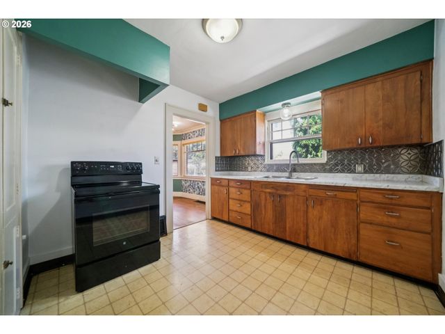 6124 N VANCOUVER Ave, Portland, OR 97217