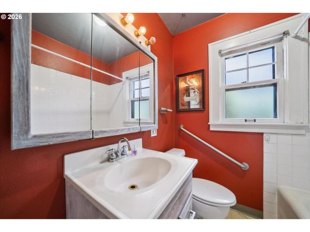 6124 N VANCOUVER Ave, Portland, OR 97217