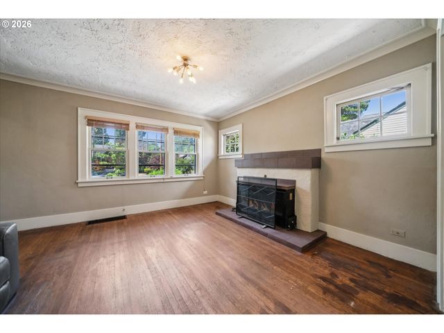 6124 N VANCOUVER Ave, Portland, OR 97217