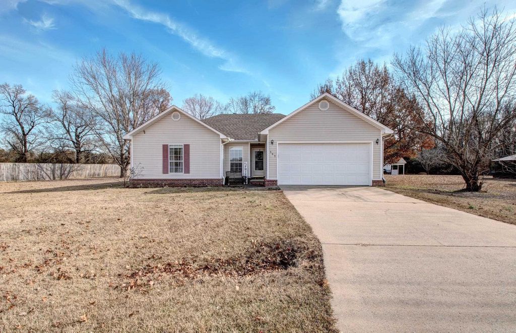 385 Pearl Stone Drive, Lonoke, AR 72086