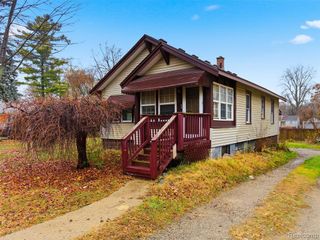 42 Pingree Avenue, Pontiac, MI 48342