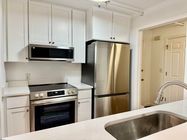 110 Swansgate Place, Greenville, SC 29605