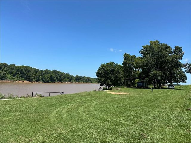 1271 RIVER Road, Marksville, LA 71351