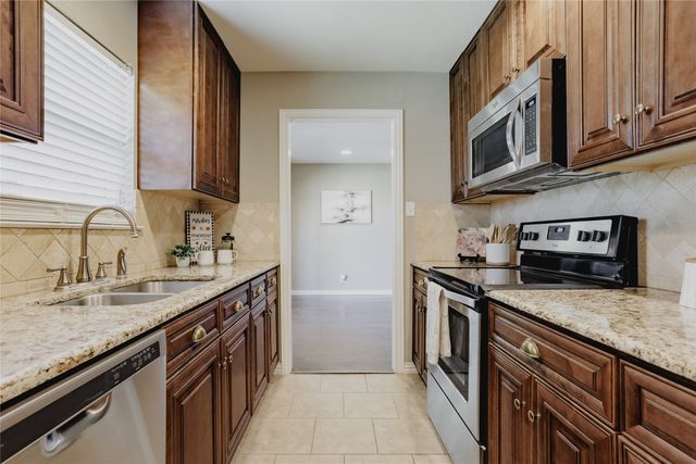 832 Greenhaven Drive, Richardson, TX 75080