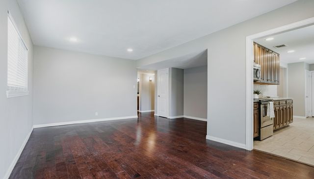 832 Greenhaven Drive, Richardson, TX 75080