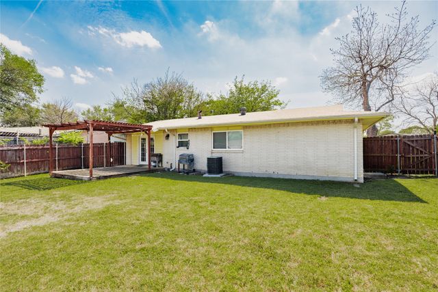 832 Greenhaven Drive, Richardson, TX 75080