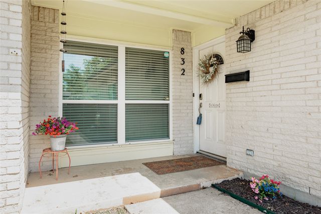 832 Greenhaven Drive, Richardson, TX 75080