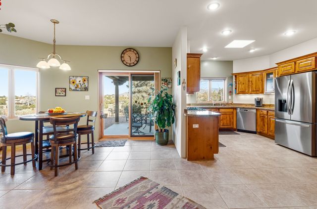 16 Cuesta Road, Santa Fe, NM 87508