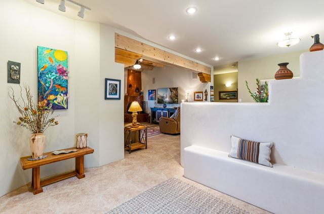 16 Cuesta Road, Santa Fe, NM 87508