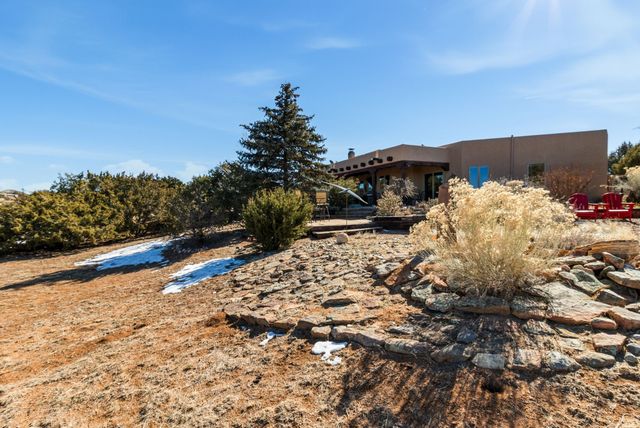 16 Cuesta Road, Santa Fe, NM 87508
