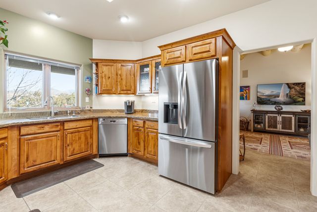 16 Cuesta Road, Santa Fe, NM 87508