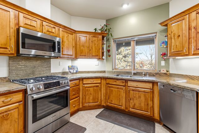 16 Cuesta Road, Santa Fe, NM 87508